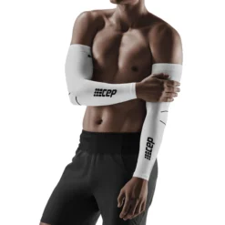 CEP Compression Armwarmers - Wit/zwart -Aanbiedingen Rijwiel Kleding Winkel cep compression arm sleeves white black 2 1555721