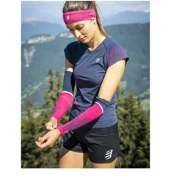 Compressport ArmForce Ultralight Compressie Armwarmers - Magenta/mood Indigo -Aanbiedingen Rijwiel Kleding Winkel compressport armforce ultralight compression sleeves magenta mood indigo 1 1559273