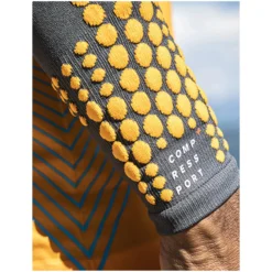 Compressport ArmForce Ultralight Compressie Armwarmers - Magnet/autumn Glory -Aanbiedingen Rijwiel Kleding Winkel compressport armforce ultralight compression sleeves magnet autumn glory 2 1559260