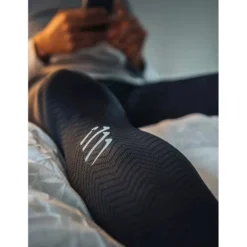 Compressport Full Legs Compressie Beenwarmers - Zwart -Aanbiedingen Rijwiel Kleding Winkel compressport full legs compression sleeves black 1 1558714