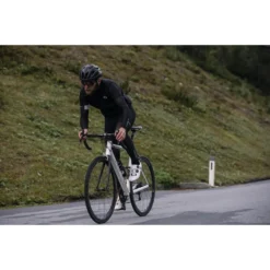 Endless Local Wawae Leg Warmers - Black/white -Aanbiedingen Rijwiel Kleding Winkel endless local wawae leg warmers black white 4 1281878