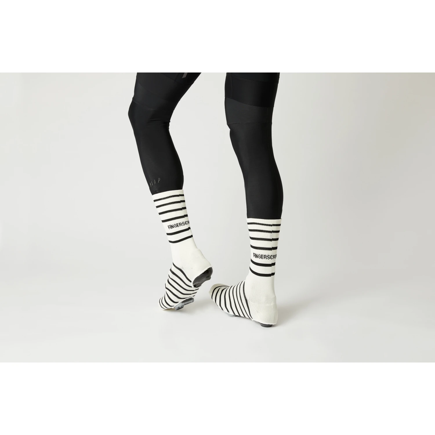 FINGERSCROSSED Oversokken - Ringlet - Tofu / Black 5 FINGERSCROSSED Oversokken - Ringlet - Tofu / Black - Afbeelding 3