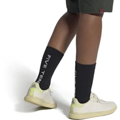 Five Ten Sleuth DLX Women's MTB Shoe - Wonder White / Cloud White / Sandy Beige -Aanbiedingen Rijwiel Kleding Winkel five ten sleuth dlx gw5448 wonder white cloud white sandy beige 02 1275491