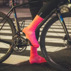 GripGrab Flandrien Waterproof Wielren Overschoenen - Pink -Aanbiedingen Rijwiel Kleding Winkel gripgrab flandrien waterproof knitted road shoe covers pink 11 1094259