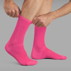GripGrab Lightweight Airflow Sokken - Pink Hi-Vis -Aanbiedingen Rijwiel Kleding Winkel gripgrab lightweight airflow socks pink hi vis 18 1184884