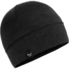Salewa Cristallo Muts - Black Out 910 -Aanbiedingen Rijwiel Kleding Winkel salewa cristallo beanie black out 910 1 1151136