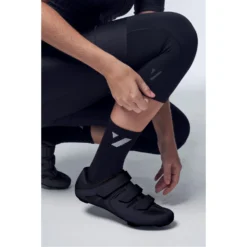 VOID Cycling Void Knee Warmer - Black -Aanbiedingen Rijwiel Kleding Winkel void cycling void knee warmer black 1 1097082
