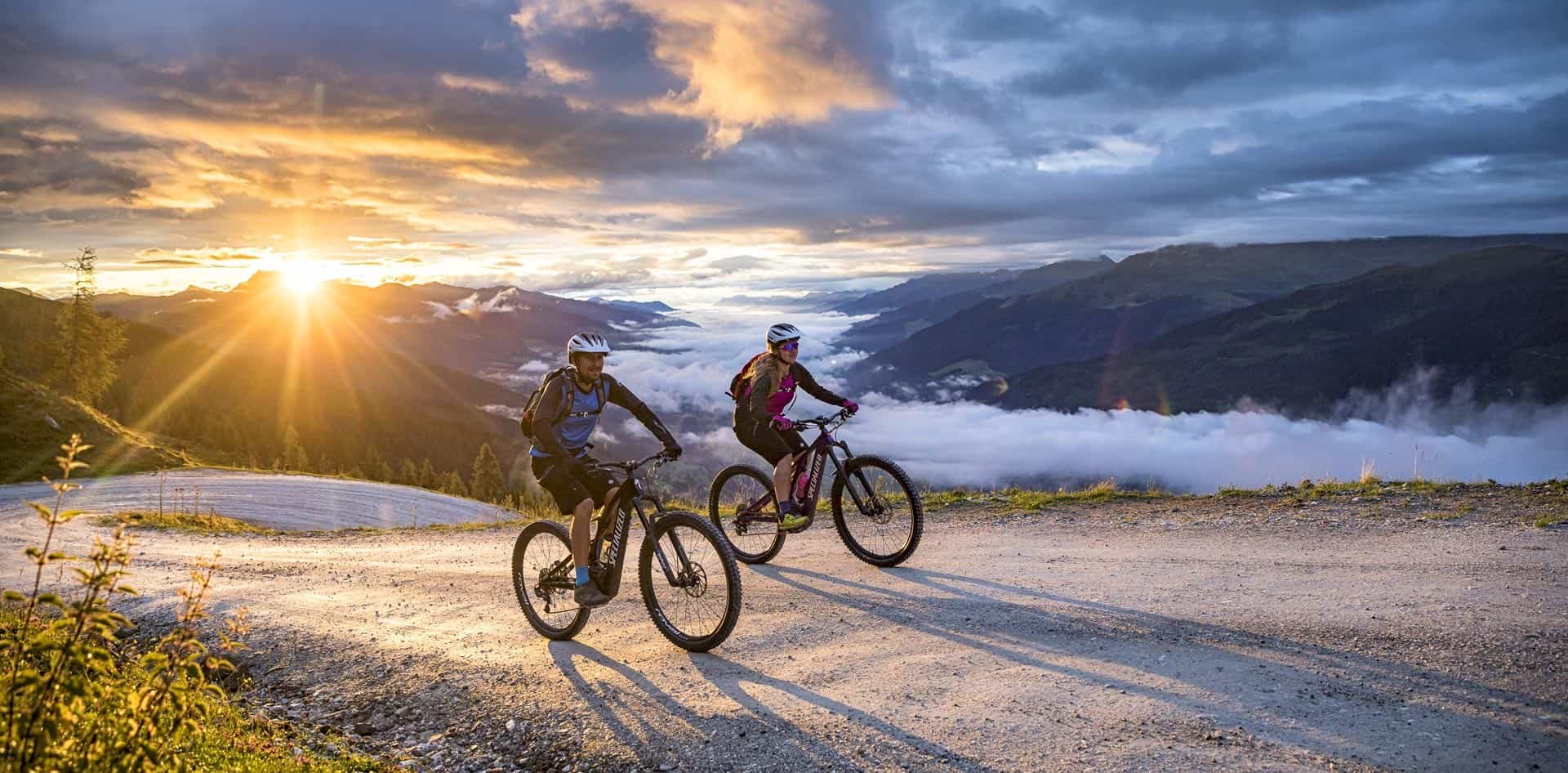Aanbiedingen Rijwiel Kleding Winkel 2 Aanbiedingen Rijwiel Kleding Winkel -Aanbiedingen Rijwiel Kleding Winkel mountainbiken sonnenaufgang.1920x0 sp